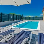 House Marijan With Private Pool And Barbecue - By Ta Leut