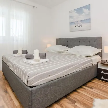 펜션 House Marijan With Private Pool And Barbecue - By Ta Leut
