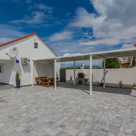 펜션 House Marijan With Private Pool And Barbecue - By Ta Leut 프리블라카