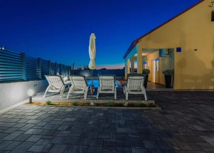 House Marijan With Private Pool And Barbecue - By Ta Leut 펜션 *