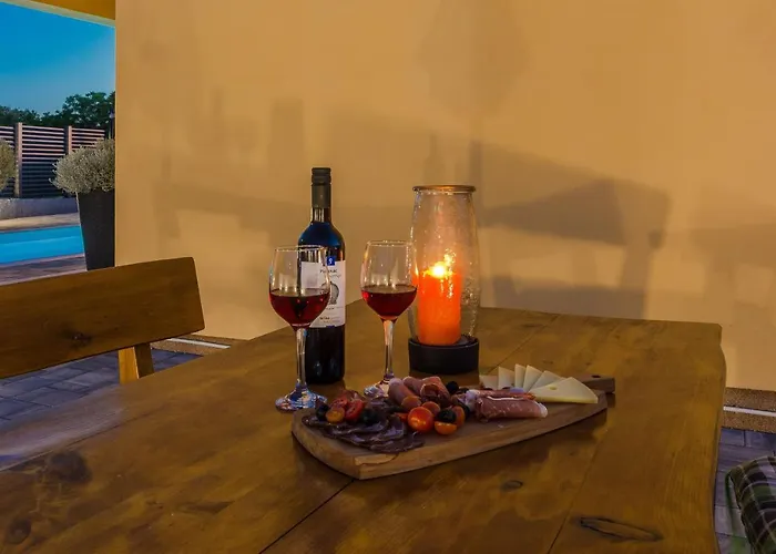 House Marijan With Private Pool And Barbecue - By Ta Leut 펜션 프리블라카