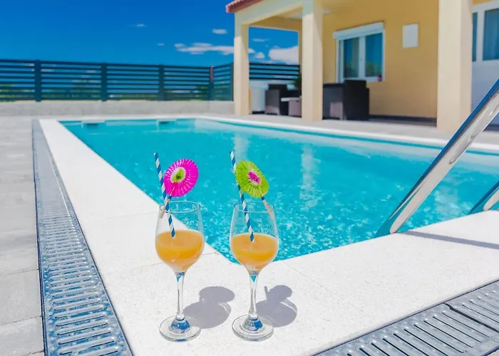 House Marijan With Private Pool And Barbecue - By Ta Leut 펜션 프리블라카