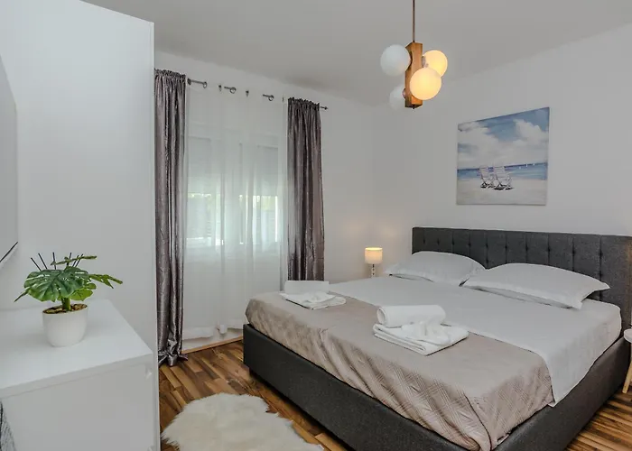 펜션 House Marijan With Private Pool And Barbecue - By Ta Leut 프리블라카