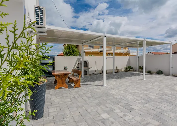 펜션 House Marijan With Private Pool And Barbecue - By Ta Leut 프리블라카