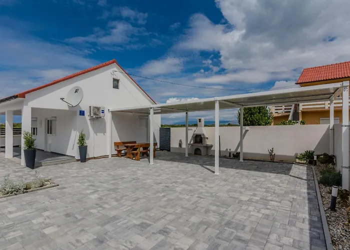 펜션 House Marijan With Private Pool And Barbecue - By Ta Leut 프리블라카