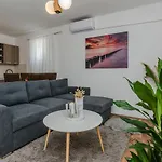 House Marijan With Private Pool And Barbecue - By Ta Leut בית נופש