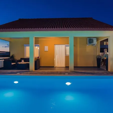 House Marijan With Private Pool And Barbecue - By Ta Leut