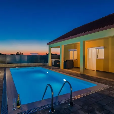 House Marijan With Private Pool And Barbecue - By Ta Leut
