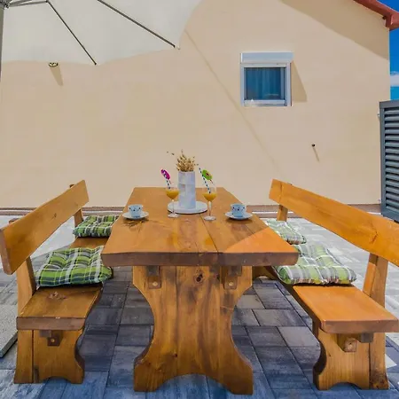 House Marijan With Private Pool And Barbecue - By Ta Leut
