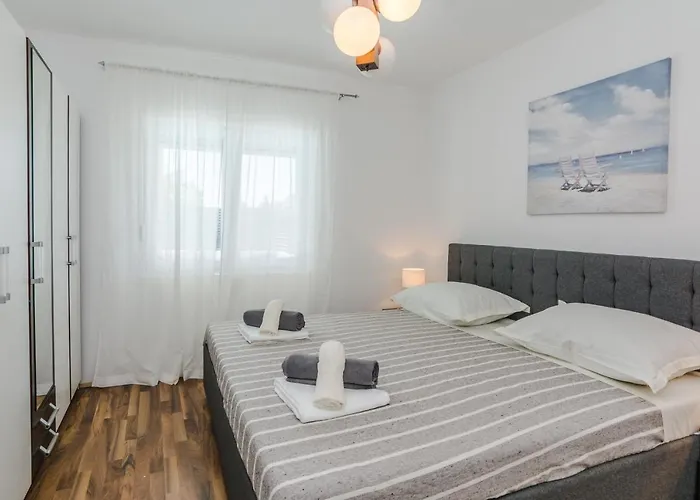 House Marijan With Private Pool And Barbecue - By Ta Leut