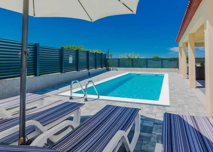 House Marijan With Private Pool And Barbecue - By Ta Leut