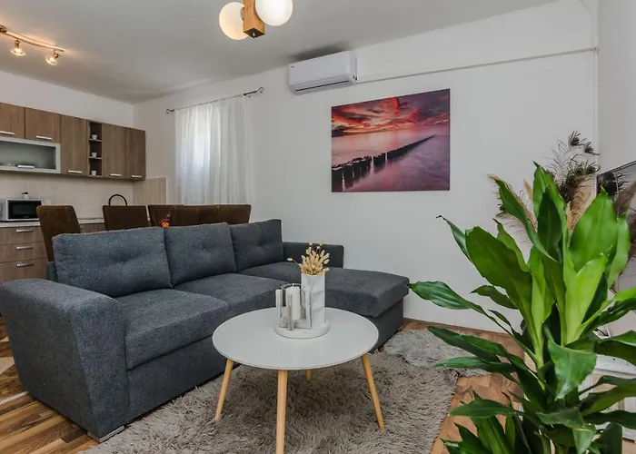 House Marijan With Private Pool And Barbecue - By Ta Leut 度假居