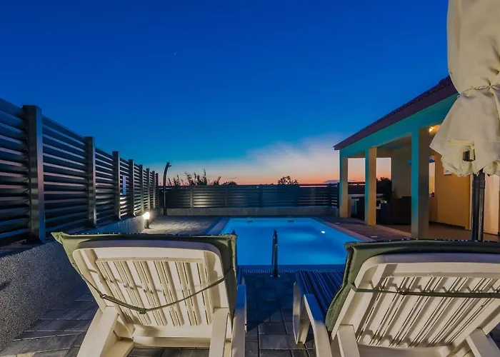 House Marijan With Private Pool And Barbecue - By Ta Leut